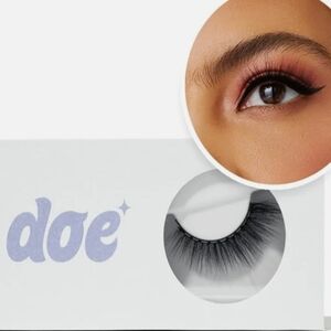 NIB Love Spell- Reusable 60 Wears Magnetic Lashes - 1 PAIR